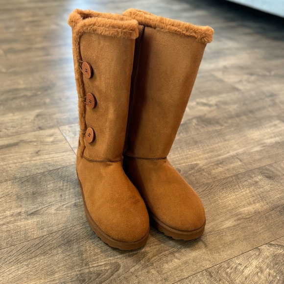 Fashion Nova Furry Tan Button Up Your Direction Flat Boots - Women's Size 10 - Picture 5 of 10